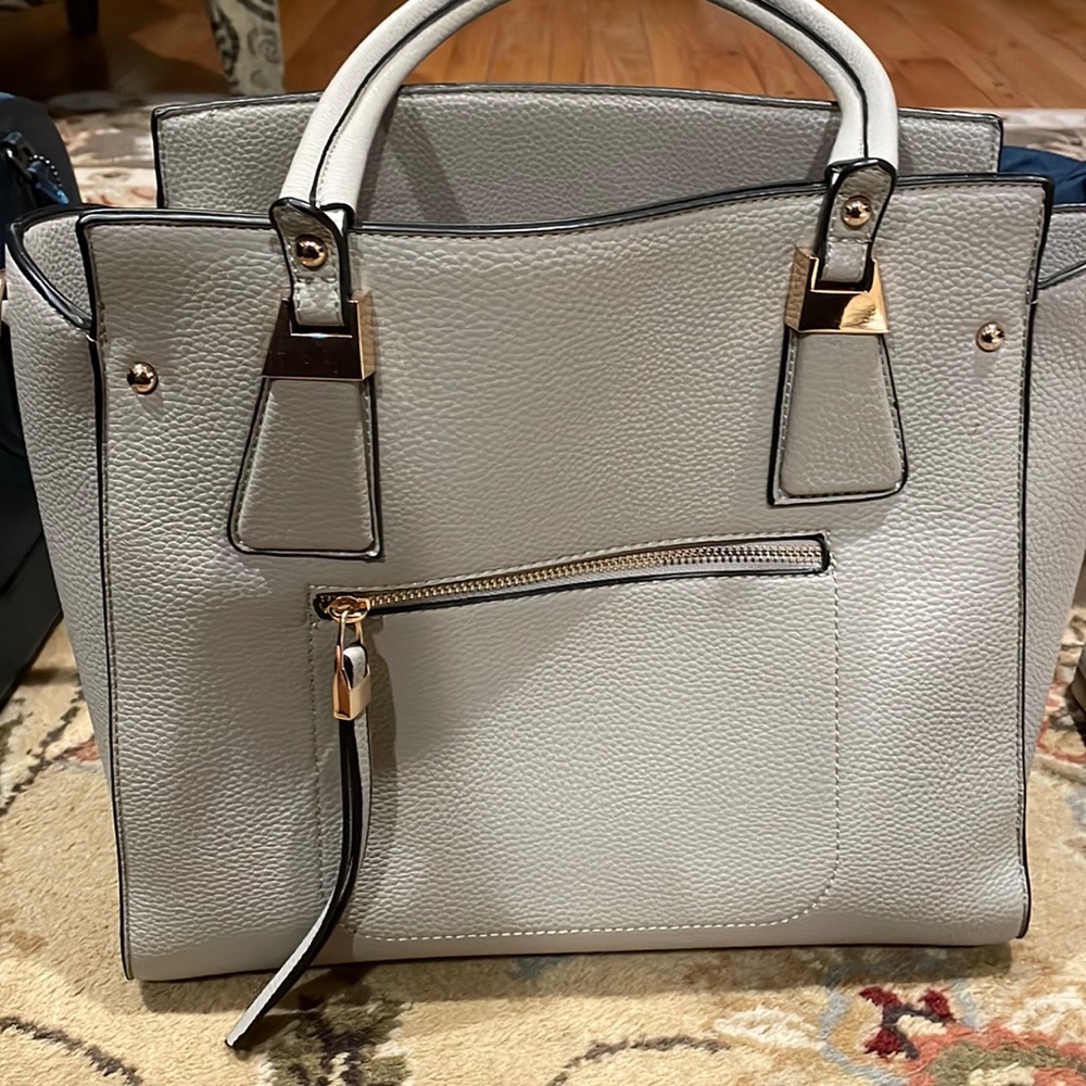 Gently used gray bag set!!